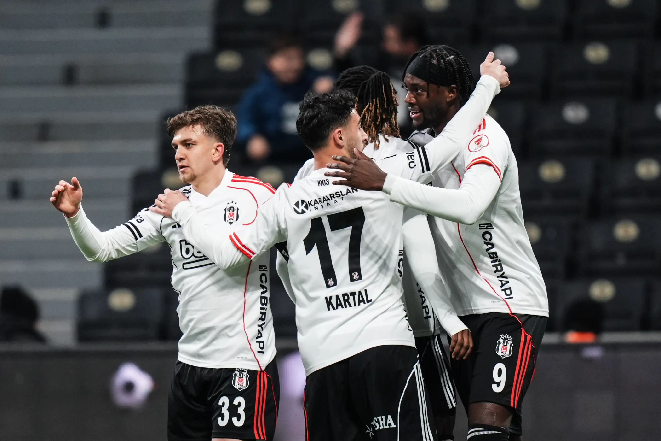 "Beşiktaş" asan qələbə qazandı