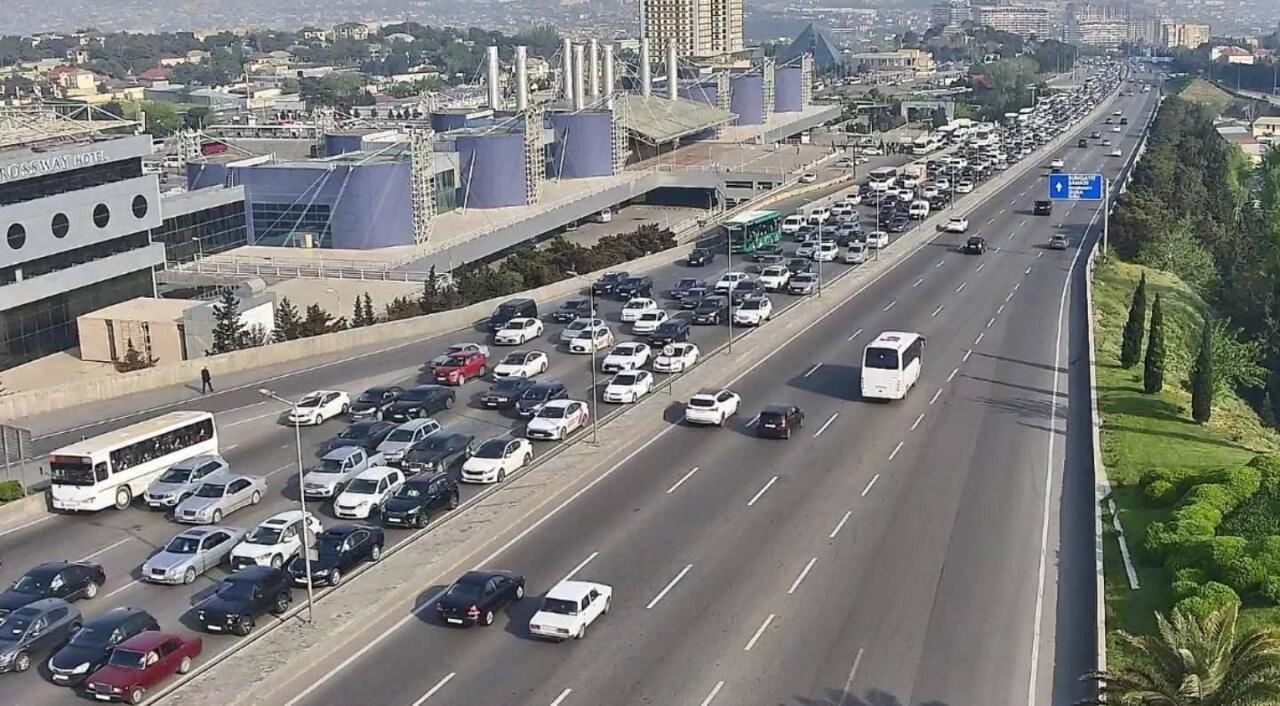 Hazırda Bakıda sıxlıq müşahidə olunan yollar açıqlanıb