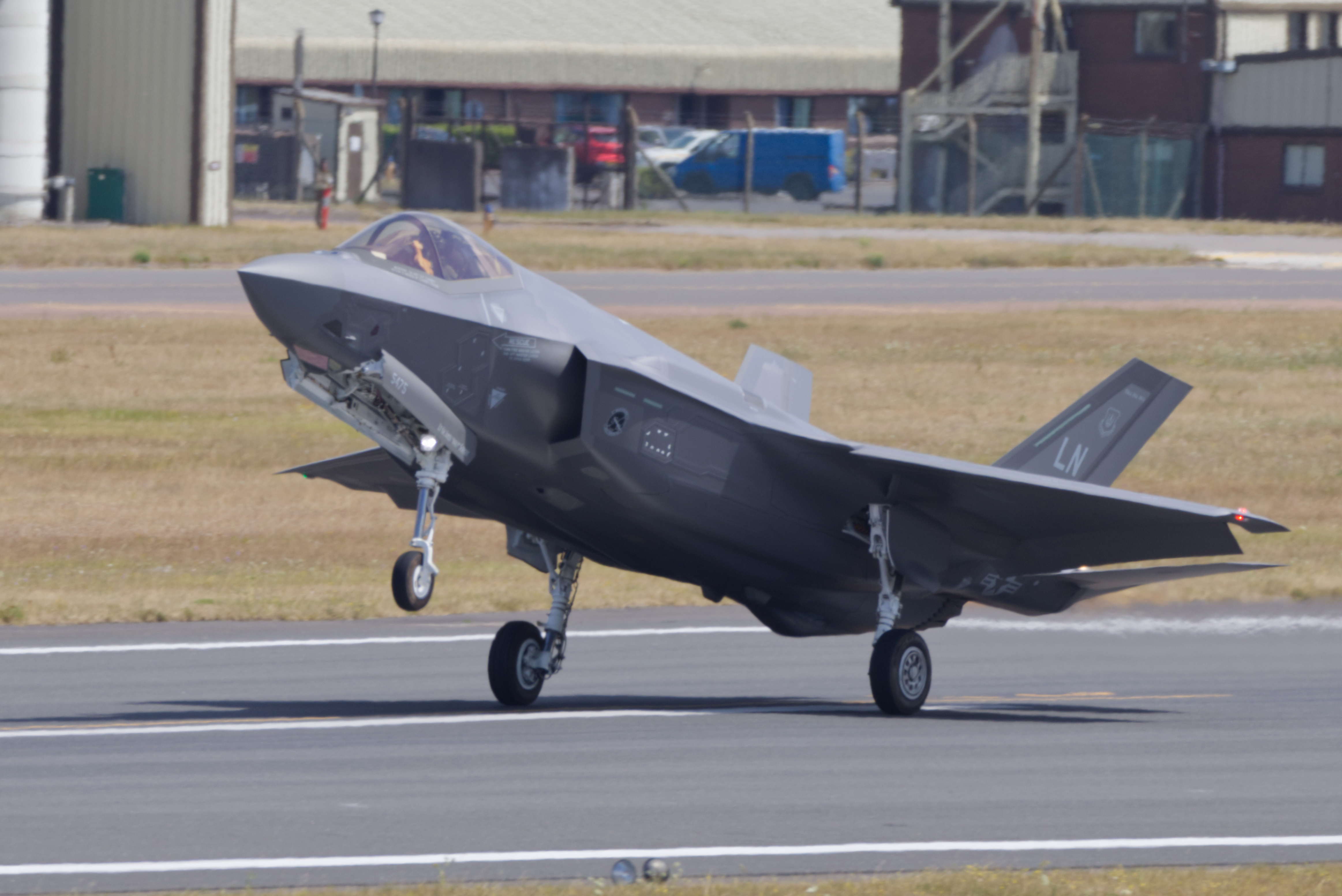ABŞ-yə məxsus qırıcı təyyarə Yaponiya üzərində qəza siqnalı göndərib, radarlardan itib