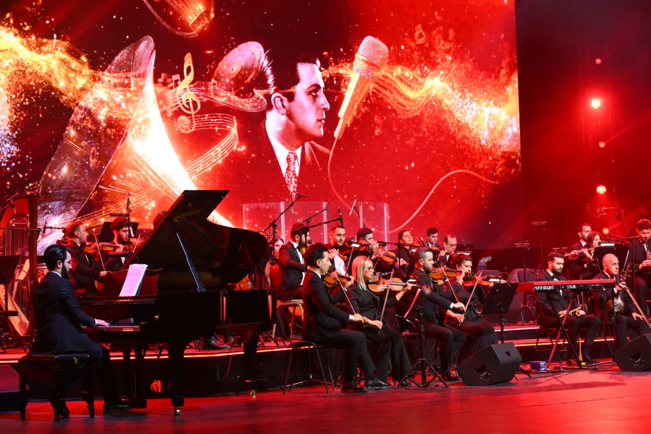 Heydər Əliyev Sarayında Rəşid Behbudovun yubiley təntənəsi keçirilib