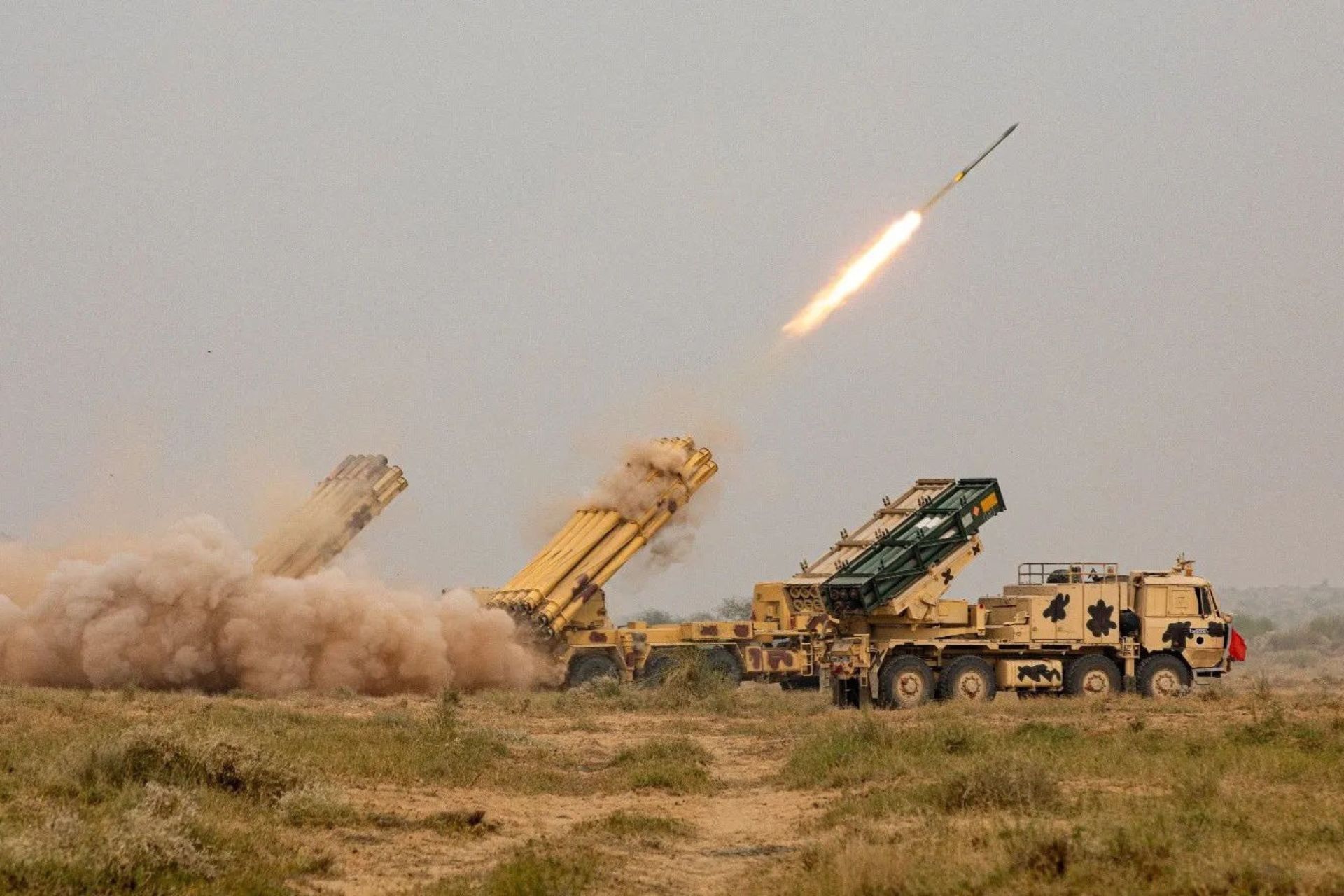 Hindistan Ermənistana "Pinaka" raketləri göndərib