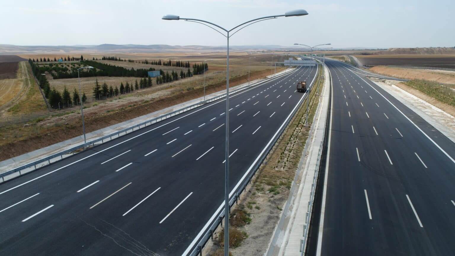 Ödənişli avtomagistrallarda maksimum sürət həddi müəyyənləşir