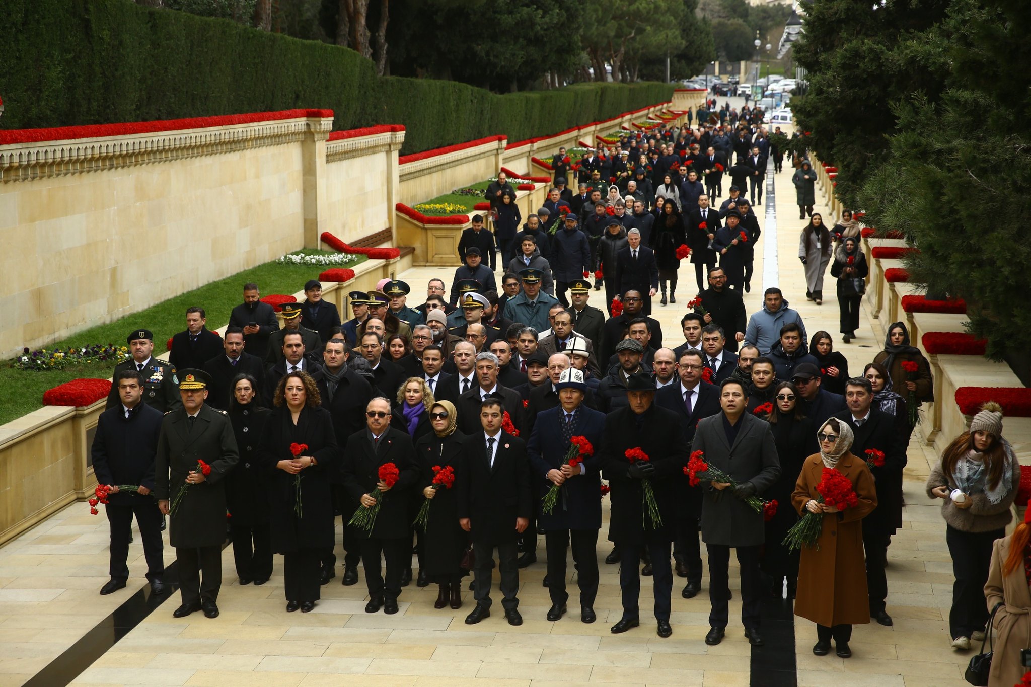 Diplomatik korpusun nümayəndələri Şəhidlər xiyabanını ziyarət ediblər