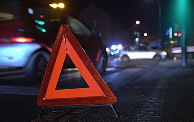 Quba yolunda minik və yük avtomobili toqquşub