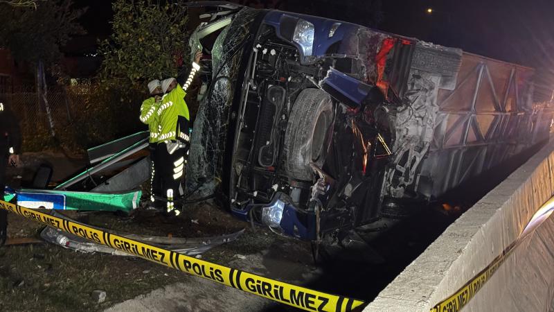 Türkiyədə avtobusun aşması nəticəsində səkkiz nəfər xəsarət alıb