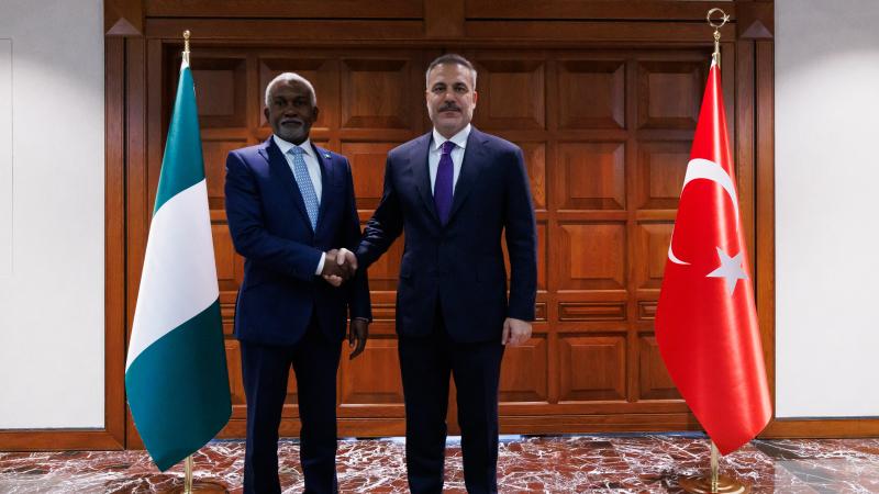 Hakan Fidan nigeriyalı həmkarı ilə görüşüb