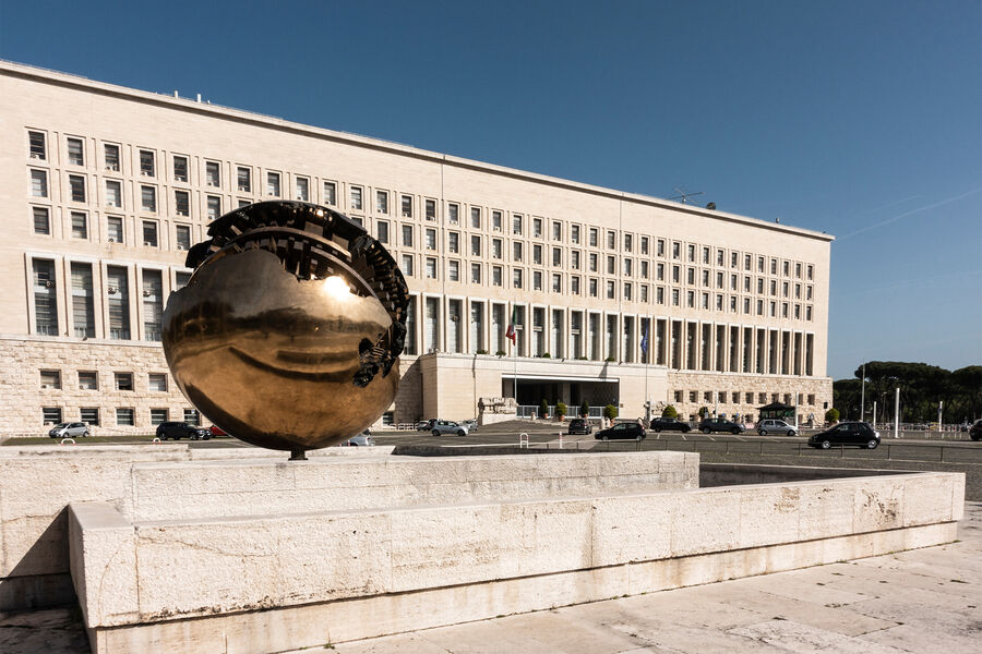 İtaliya İrandakı diplomatik heyətinin sayını azaldır