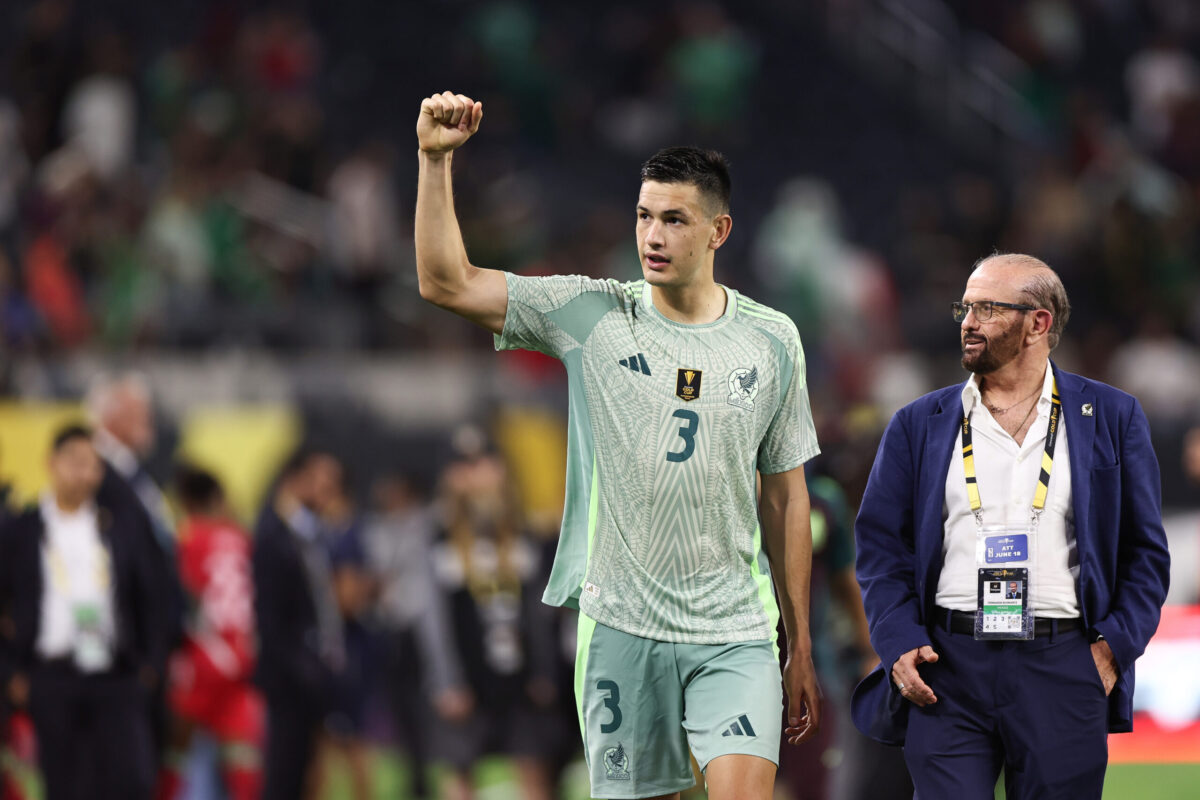 "Beşiktaş" meksikalı müdafiəçini istəyir