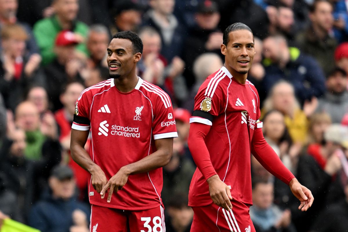 "Liverpul"un müdafiəçisi ÇL-də ilkə imza atdı