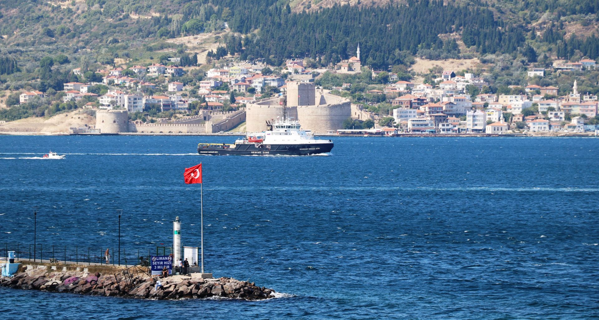Dardanel boğazı tranzit gəmilərin hərəkəti üçün bağlanıb