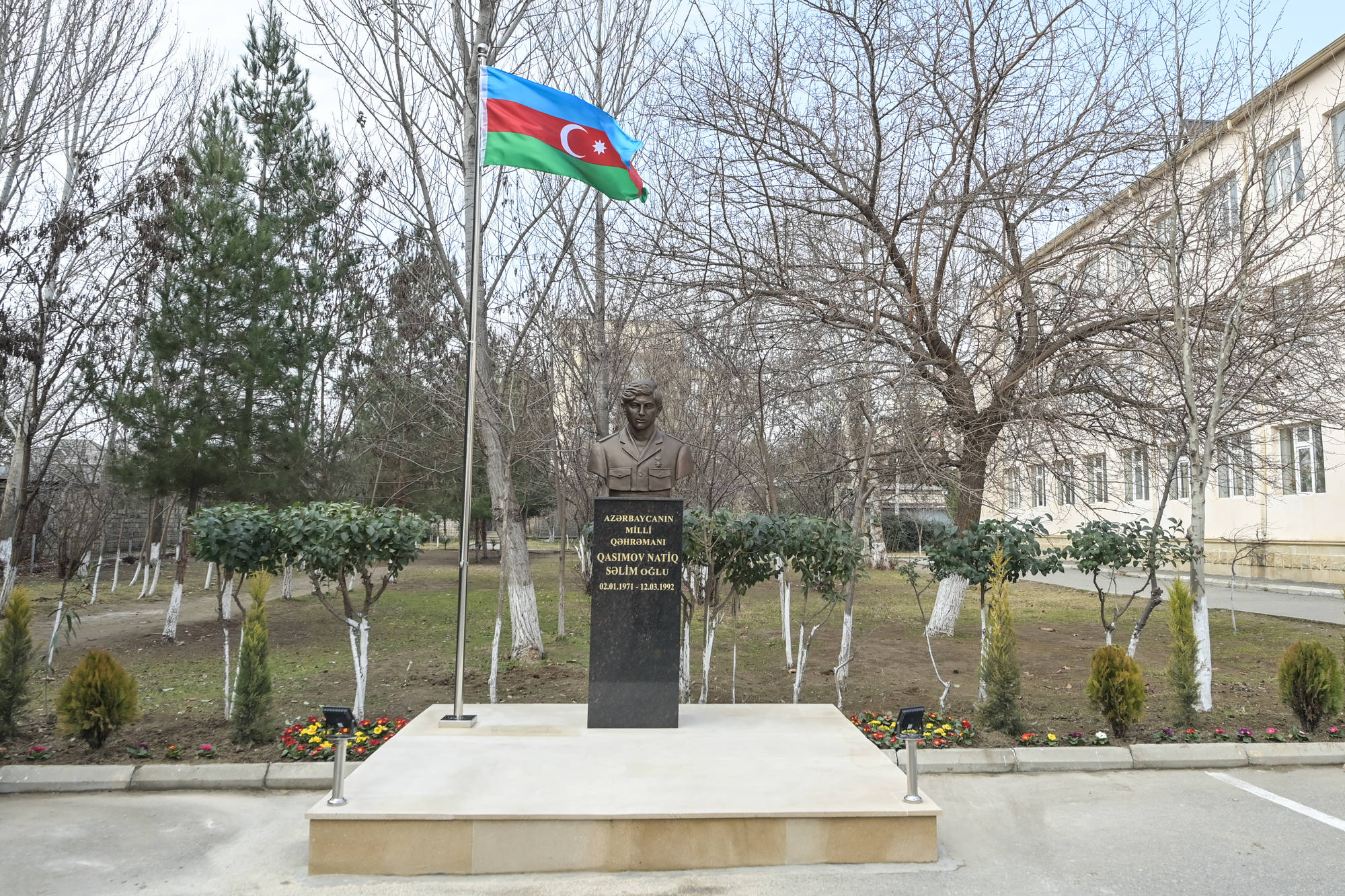 Mingəçevirdə Milli Qəhrəman Natiq Qasımovun büstünün açılışı olub