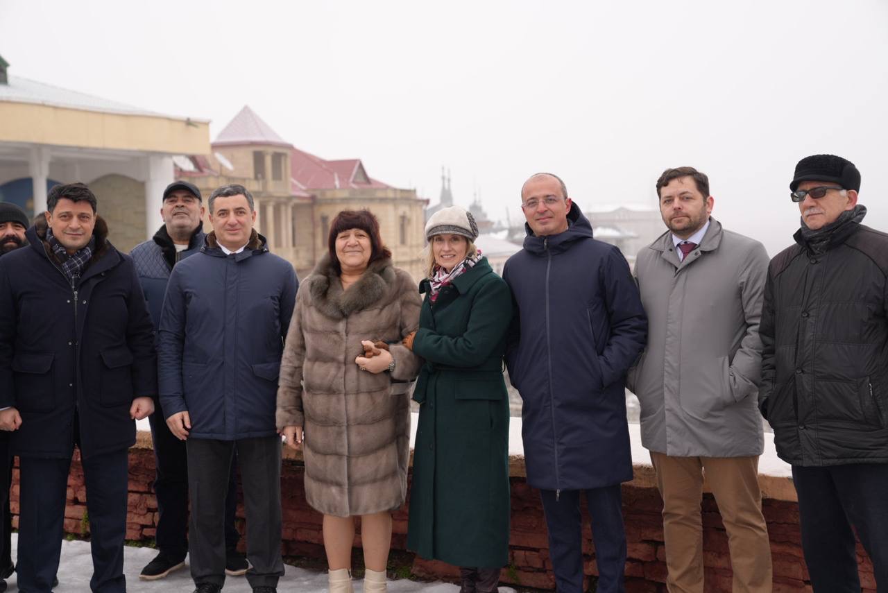 ABŞ-nin Azərbaycandakı səfiri Qırmızı Qəsəbəyə səfər edib