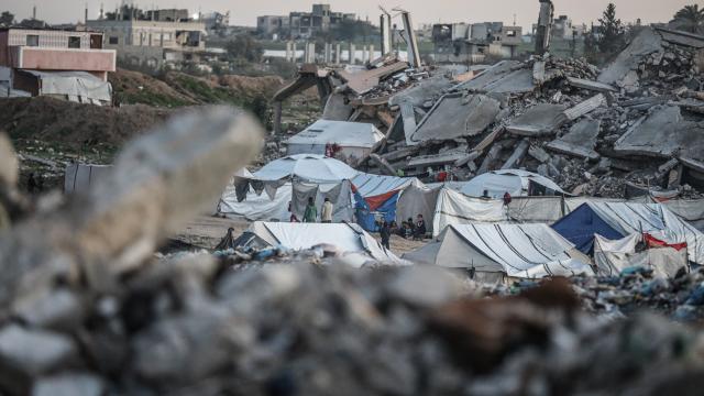 Son sutkada Qəzzada 37 nəfər həlak olub