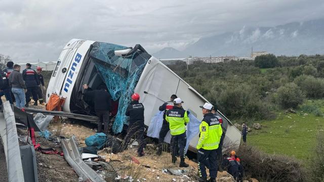 Antalyada sərnişin avtobusu aşıb, 9 nəfər ölüb - YENİLƏNİB 