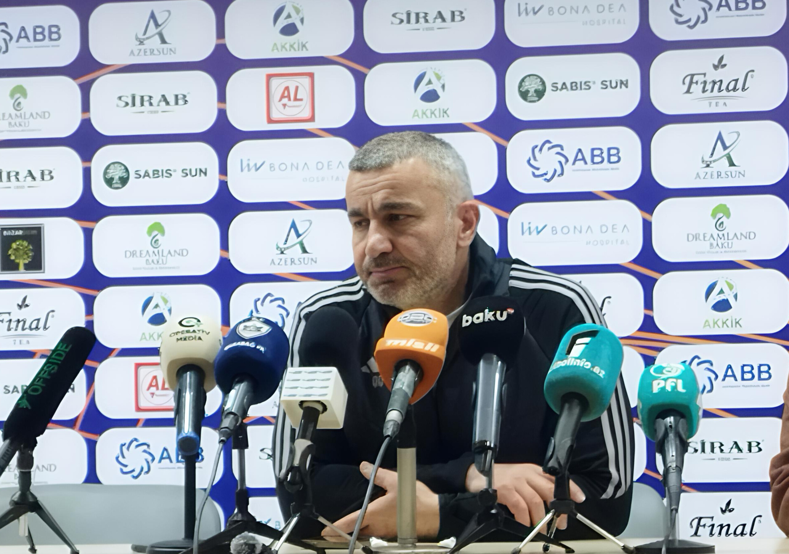 Qurban Qurbanov: "İstəmirəm ki, sadə epizodlarda qırmızı vərəqə olsun"