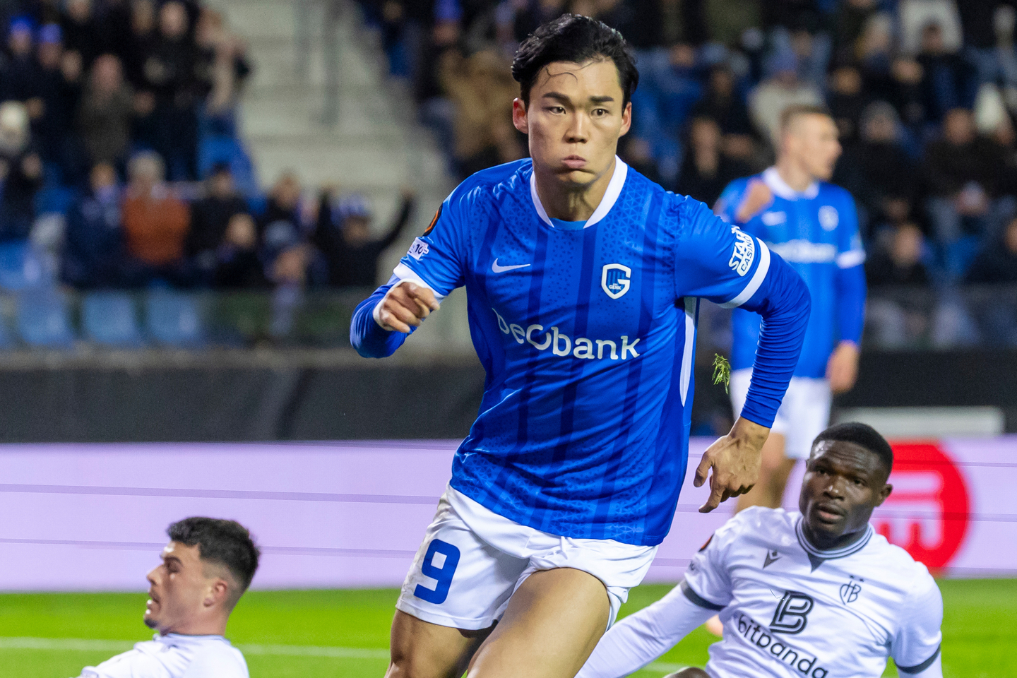 "Beşiktaş" cənubi koreyalı hücumçu ilə anlaşdı 