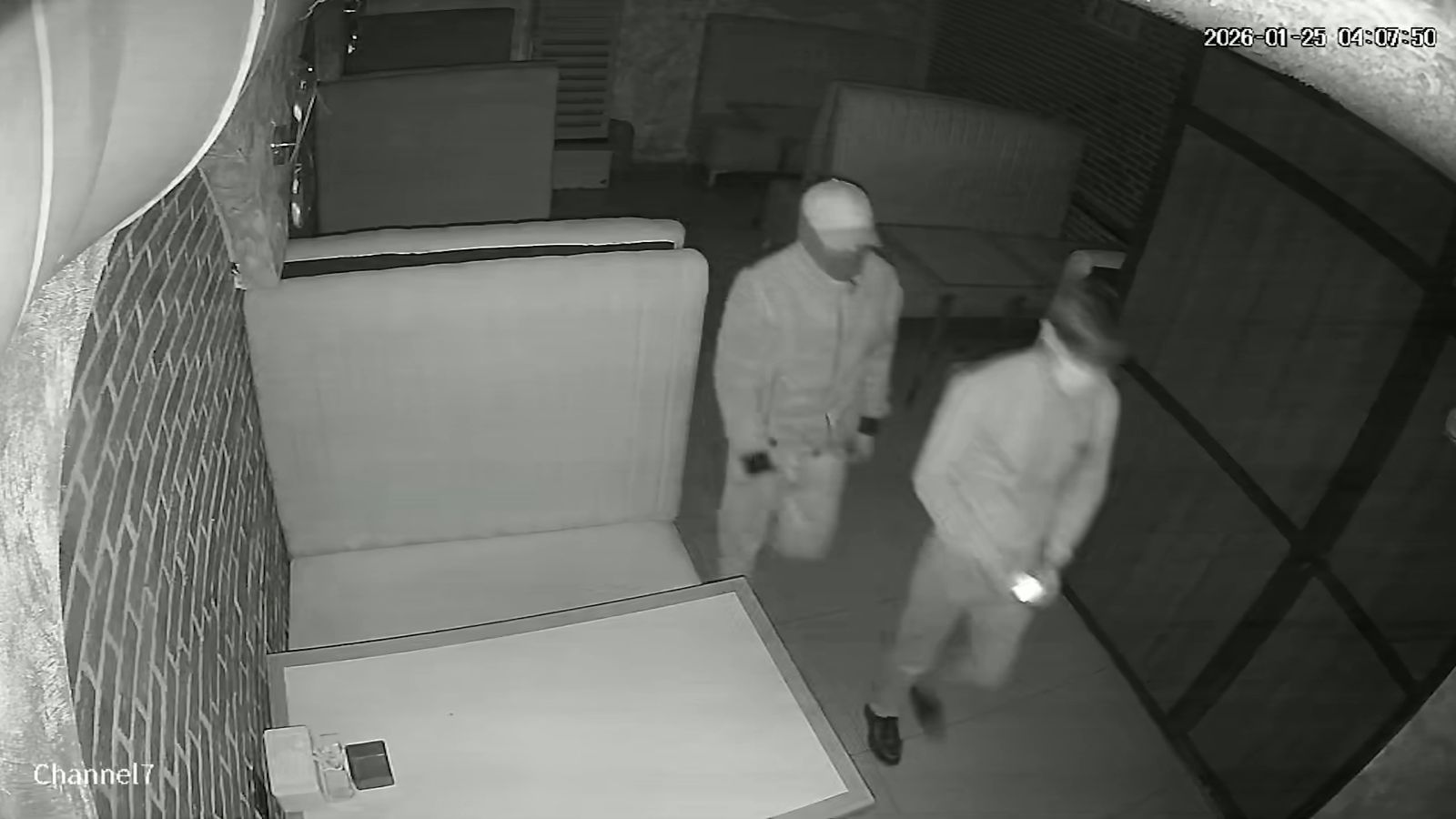 Kafedən oğurluq edən iki şəxs saxlanılıb - VİDEO