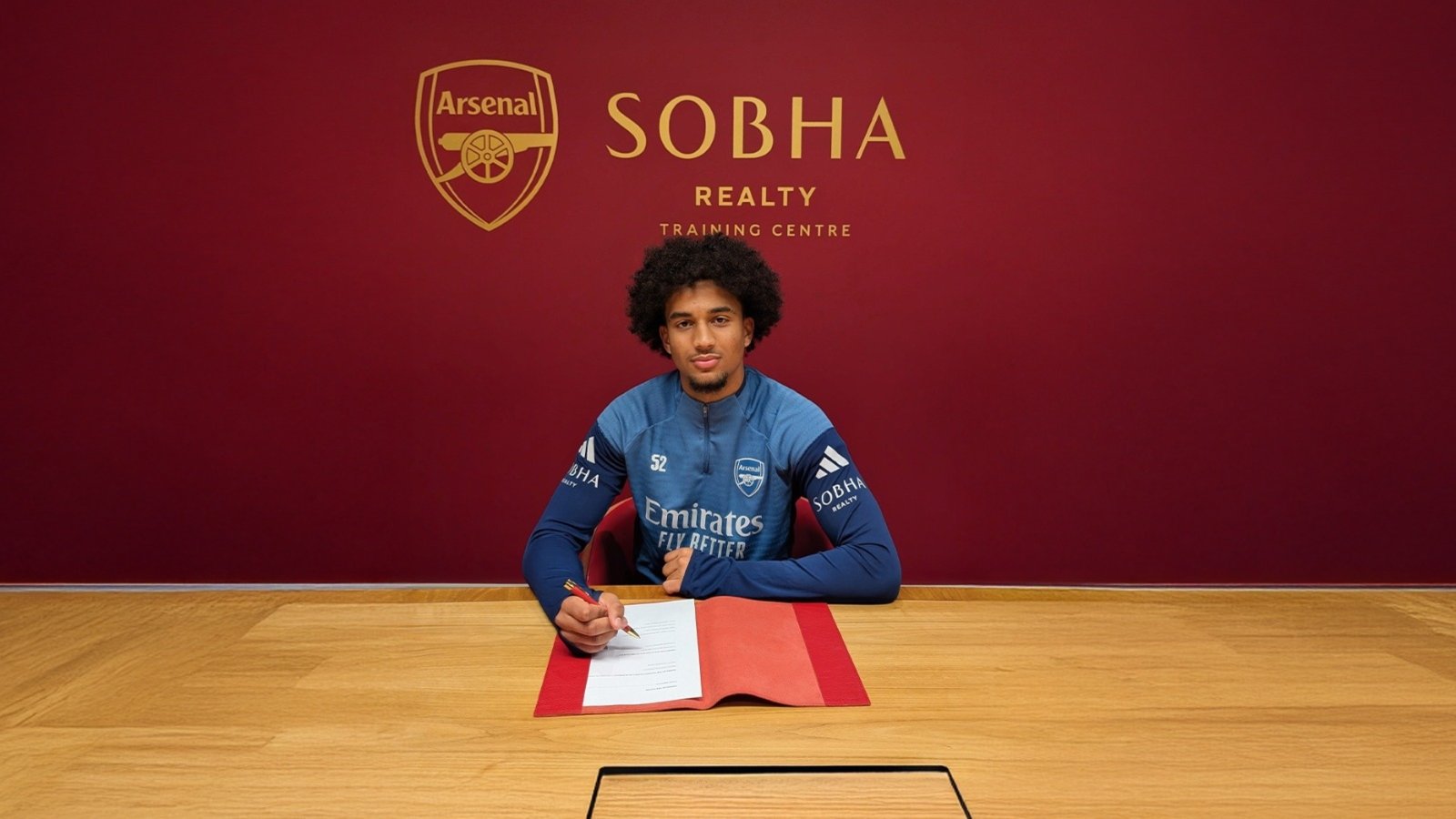 "Arsenal" "Stok Siti"nin gənc müdafiəçisini transfer edib