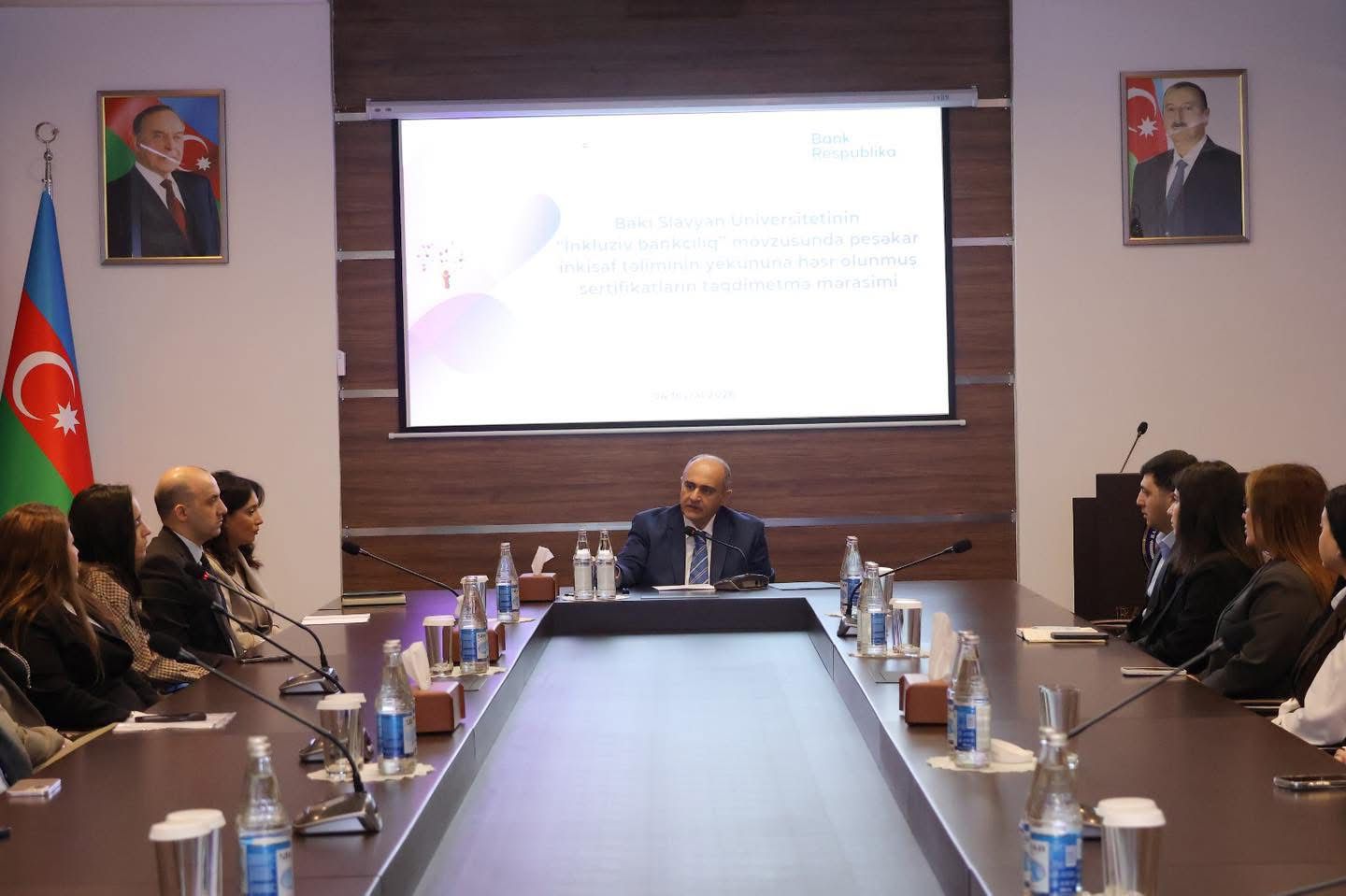 BSU-da  “İnklüziv bankçılıq” mövzusunda peşəkar inkişaf təliminin yekununa həsr olunan sertifikatların təqdimetmə mərasimi keçirilib