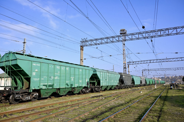 Azərbaycandan tranzit keçməklə 560 ton taxıl yüklü vaqon Ermənistana göndərilib - YENİLƏNİB