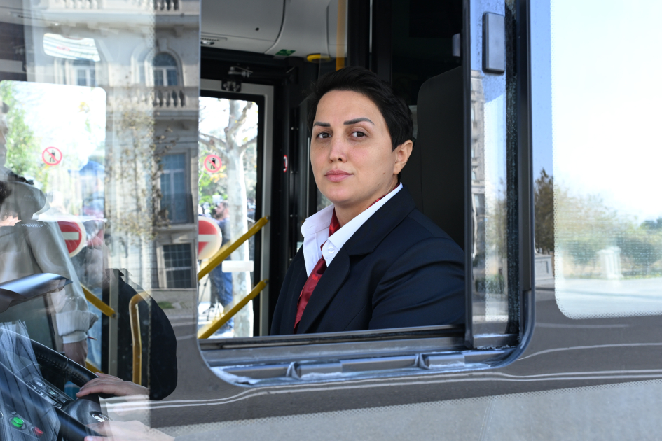 AYNA: Avtobus idarə edəcək qadın sürücülər üçün təlimlər davam edir - VİDEO