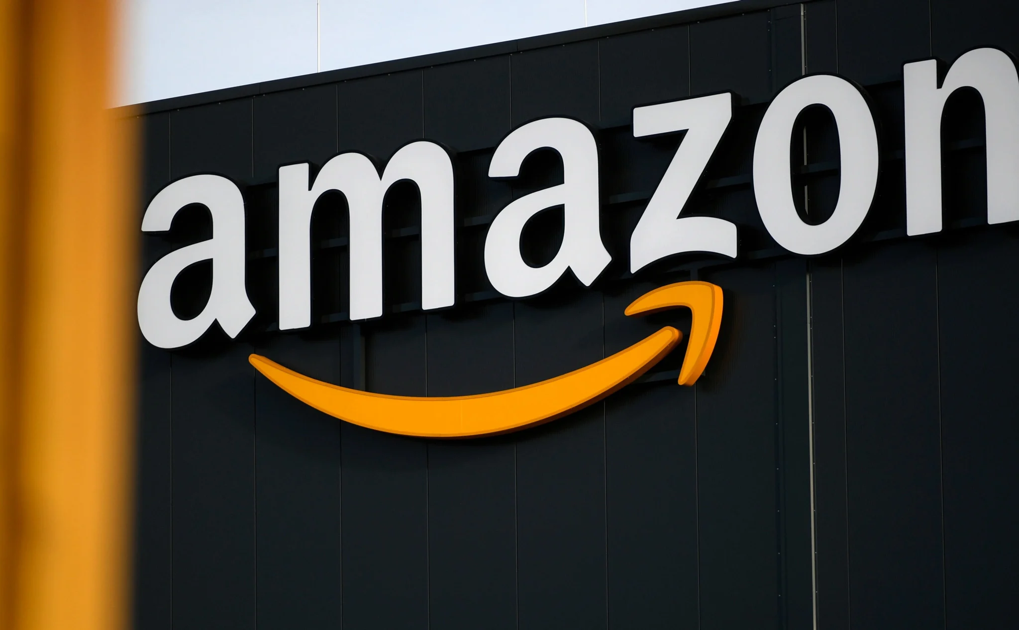 Almaniyada Amazon 59 milyon avro cərimələnib