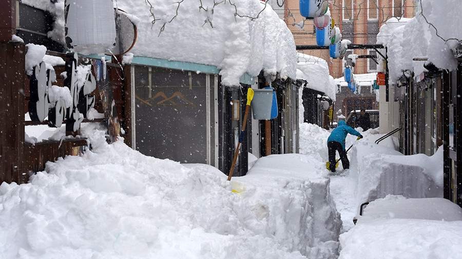Yaponiyada yağan güclü qar nəticəsində ölənlərin sayı 42 nəfərə çatıb