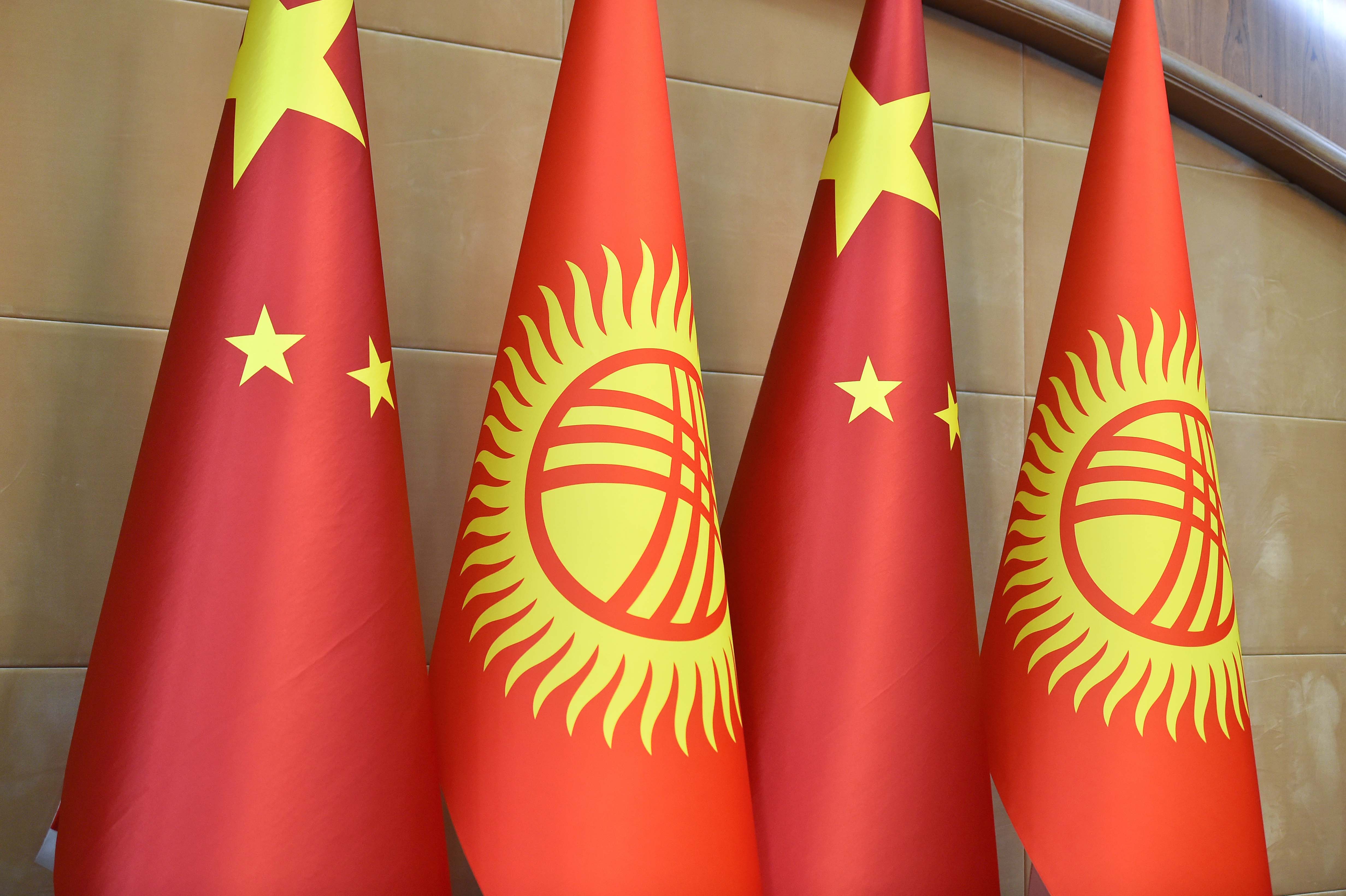 Qırğızıstan Çinlə yük daşımaları üçün elektron icazə sistemi tətbiq edib