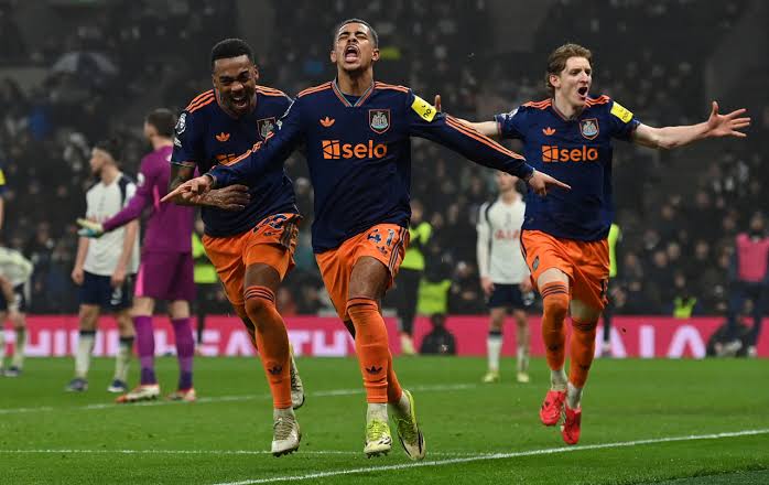 "Nyukasl" səfərdə "Tottenhem"i məğlub etdi 