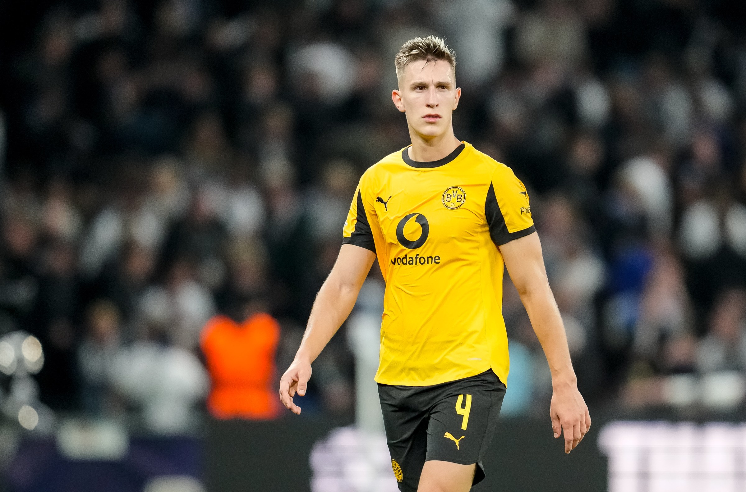 "Real Madrid" almaniyalı müdafiəçi ilə maraqlanır 