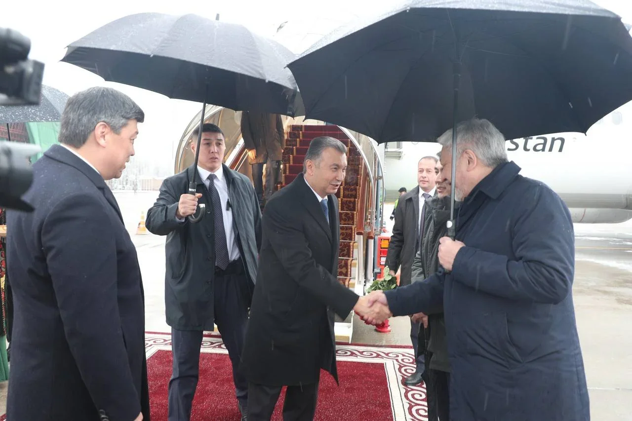 Tacikistanın Baş naziri Qırğızıstana işgüzar səfərə gəlib