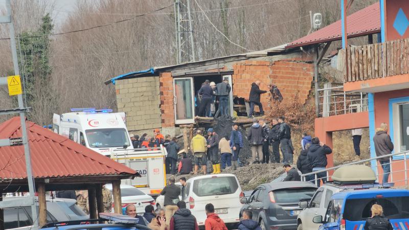 Türkiyədə kömür mədənində uçqun baş verib