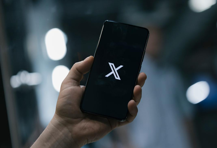 "X"da problem yaşanıb - YENİLƏNİB