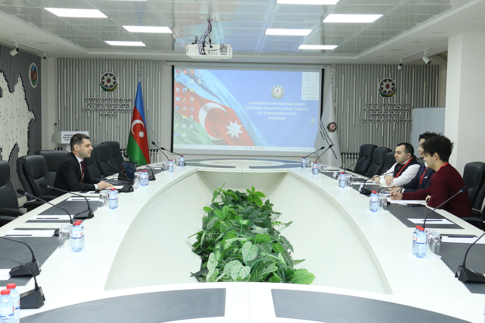 Azərbaycan məhsullarının Yaponiya bazarına ixracı müzakirə olunub