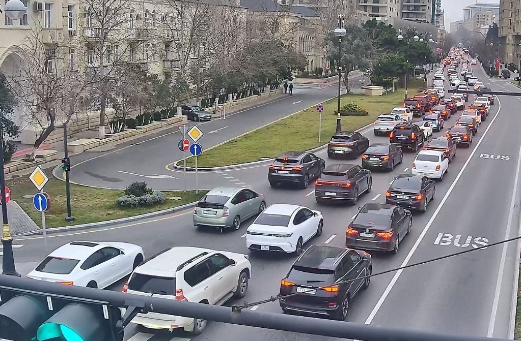 Hazırda Bakıda sıxlıq müşahidə olunan yollar açıqlanıb