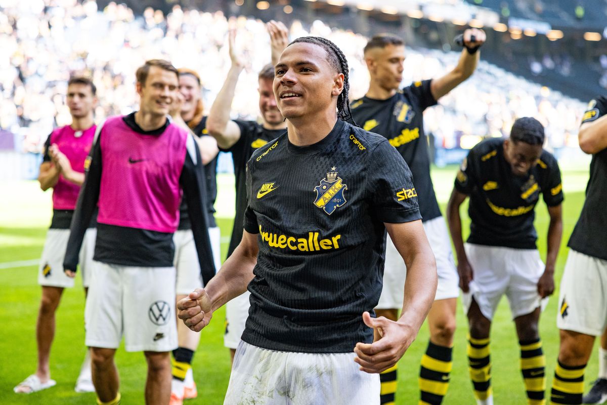 "Nyukasl" 17 yaşlı isveçli hücumçu ilə maraqlanır