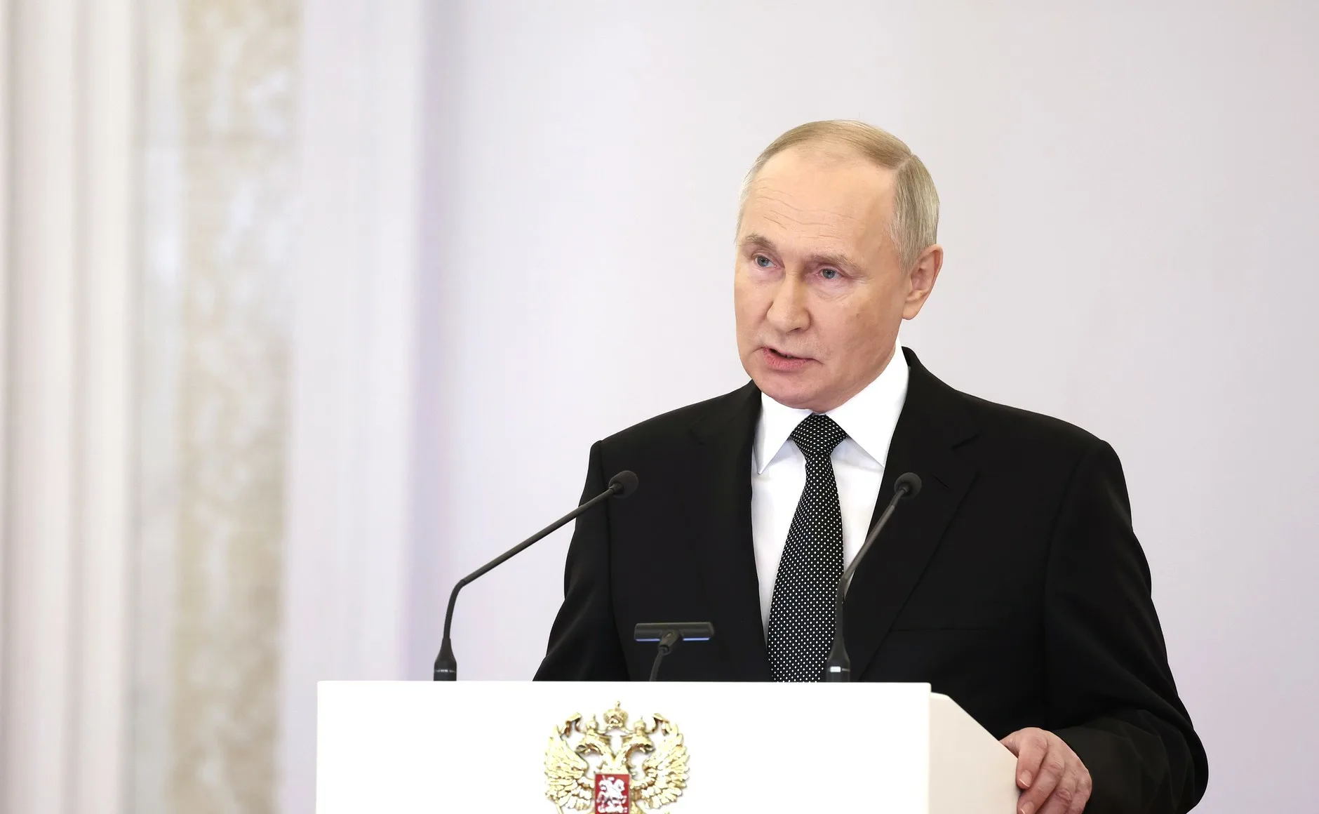 Putin Madaqaskar lideri ilə danışıqlar aparacaq