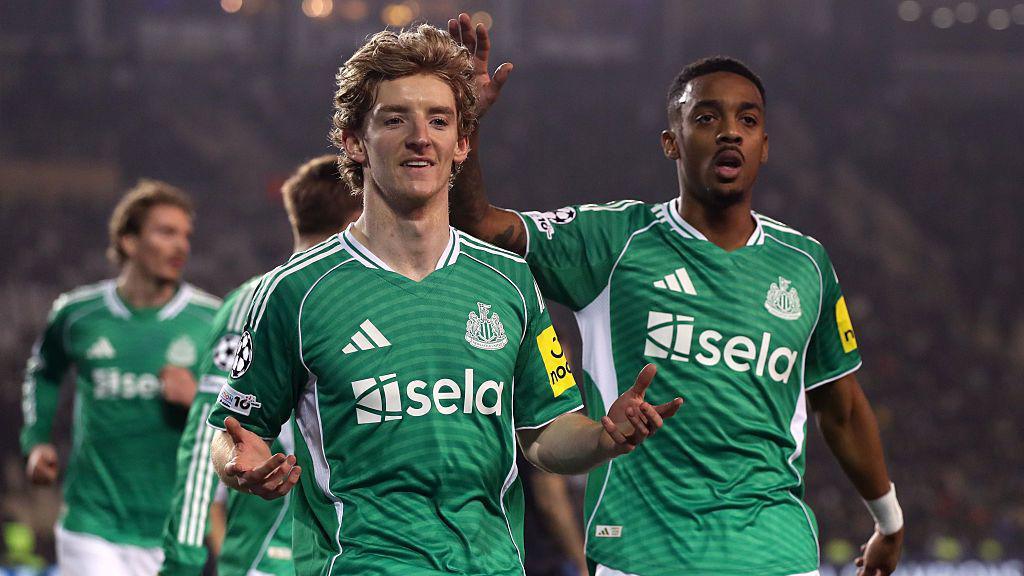 "Nyukasl"ın futbolçusu: “Qarabağ” çox yaxşı komandadır