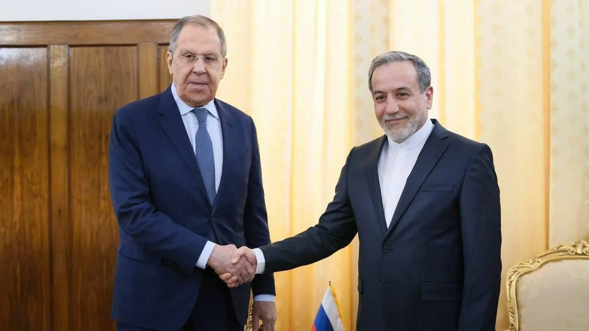 Rusiya və İran XİN rəhbərləri telefon danışığı aparıb