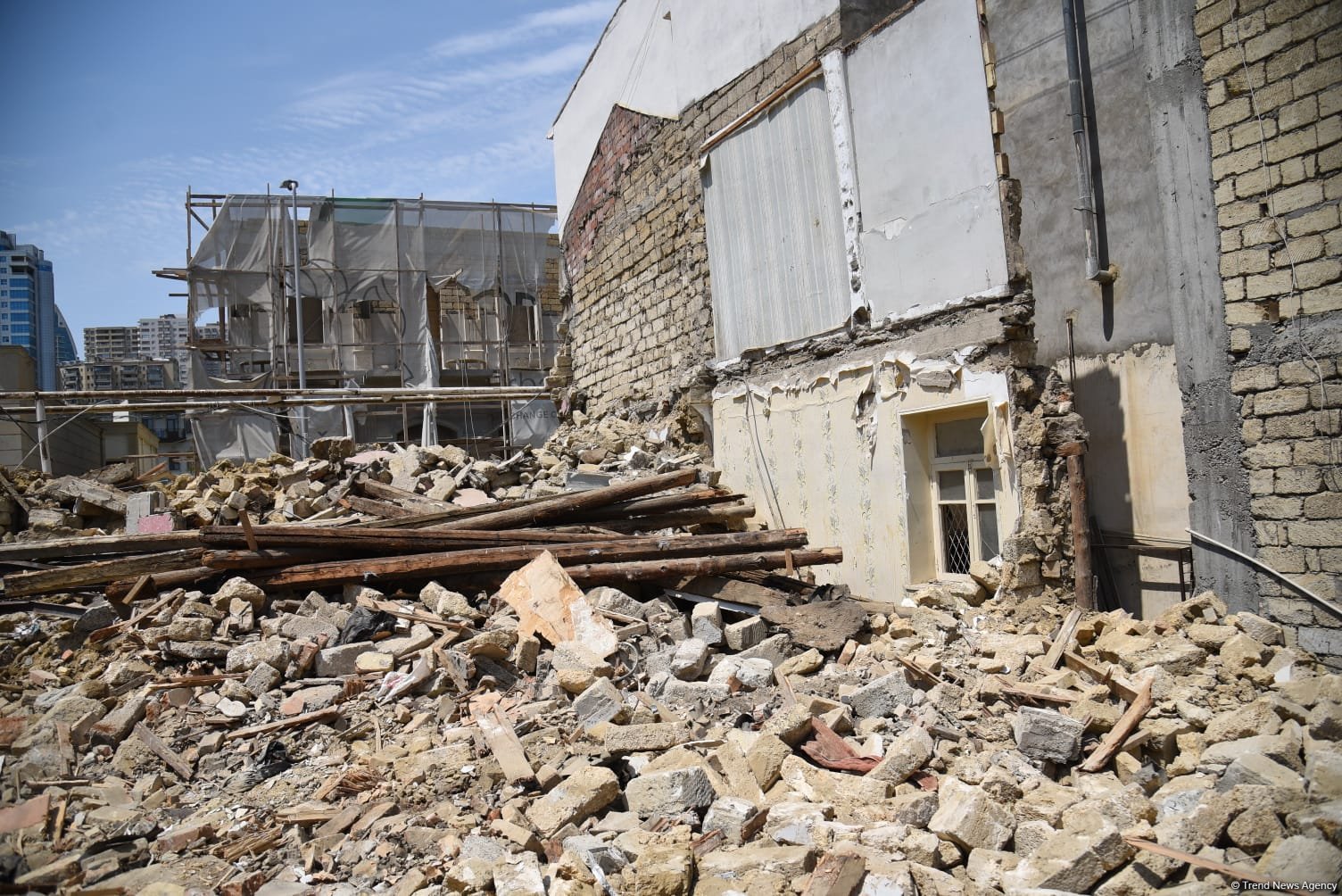 "Sovetski"də söküntü işləri necə gedir? - VİDEO