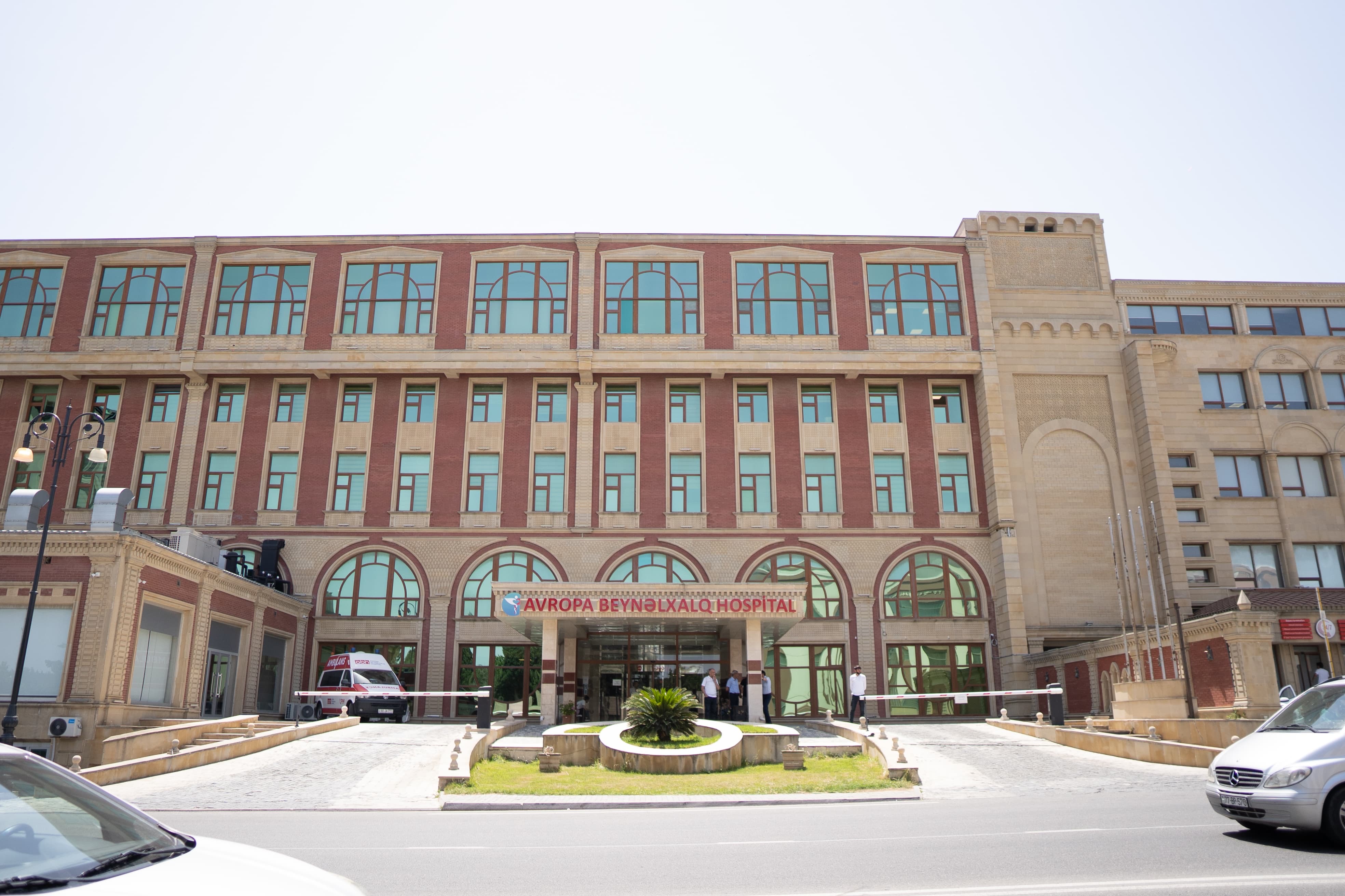 Avropa Beynəlxalq Hospitalı innovativ tibbin mərkəzinə çevrilir - FOTOLAR