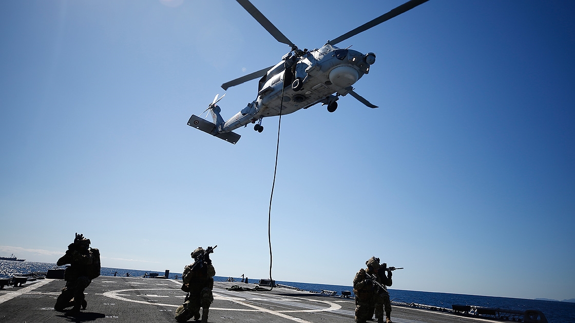 ABŞ gəmiləri Bəhreyndəki bazanı tərk edib