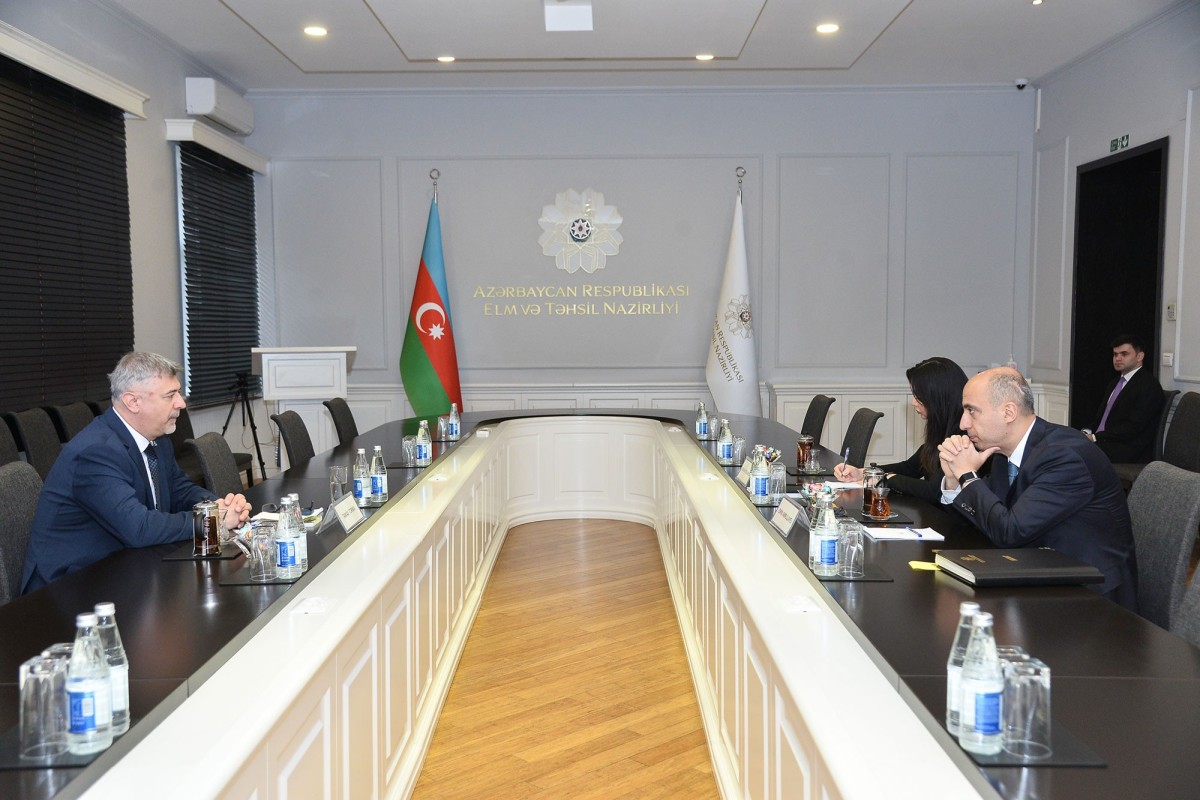 Emin Əmrullayev Macarıstanın Azərbaycandakı səfiri ilə görüşüb