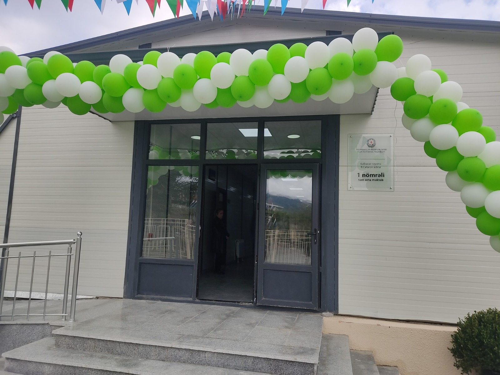 Zəfərin sədası sinif otaqlarından gəlir: Kəlbəcərdə yeni məktəb - FOTOLAR