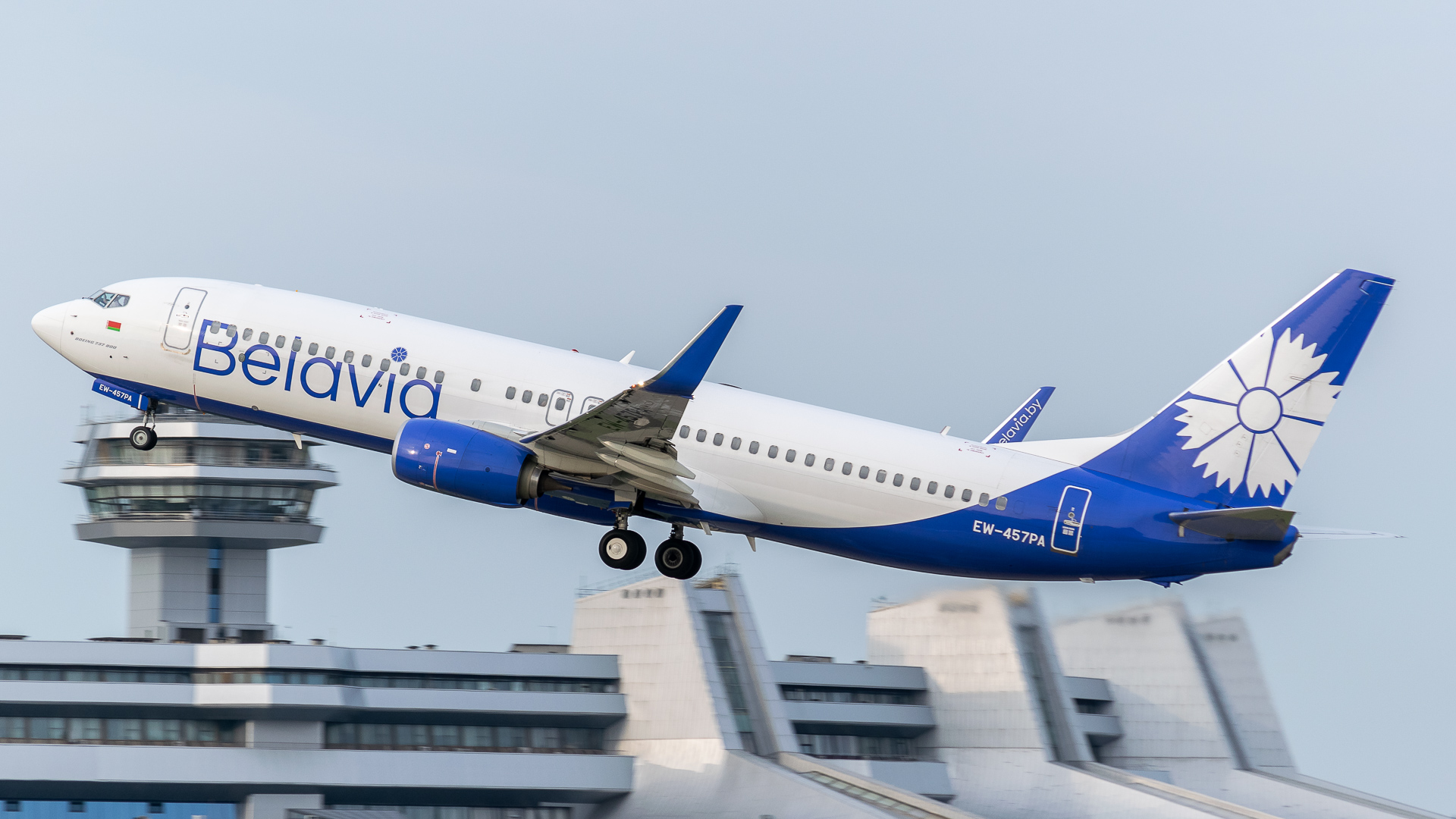 "Belavia" aviaşirkəti Yaxın Şərqdəki vəziyyətlə əlaqədar olaraq uçuş cədvəlində dəyişikliklər edib