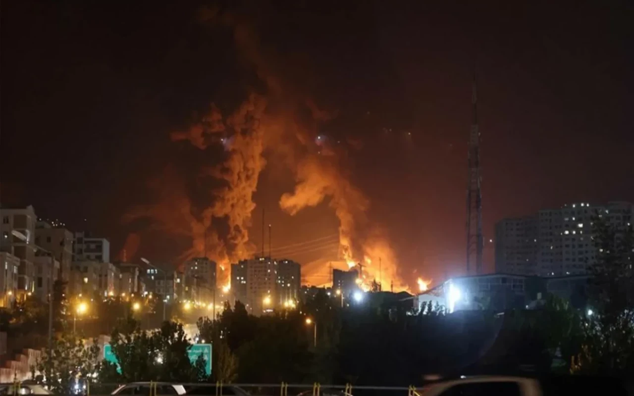 İsrail İran Dövlət Televiziyasının qərargahına zərbələr endirib