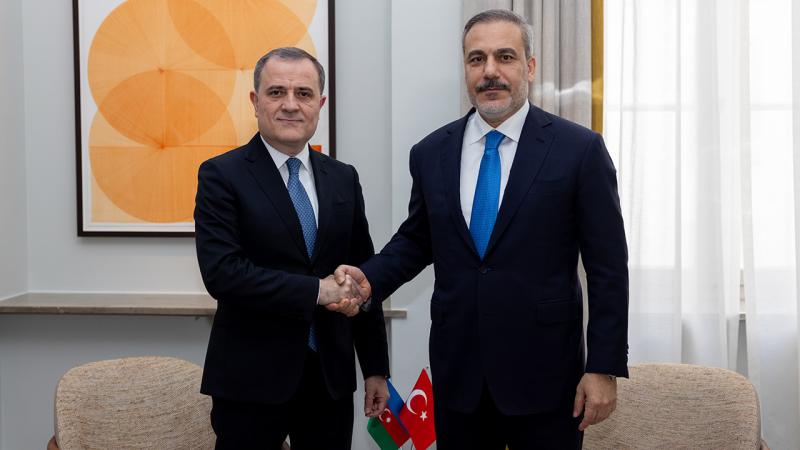 Türkiyə və Azərbaycan XİN rəhbərləri telefon danışığı aparıb