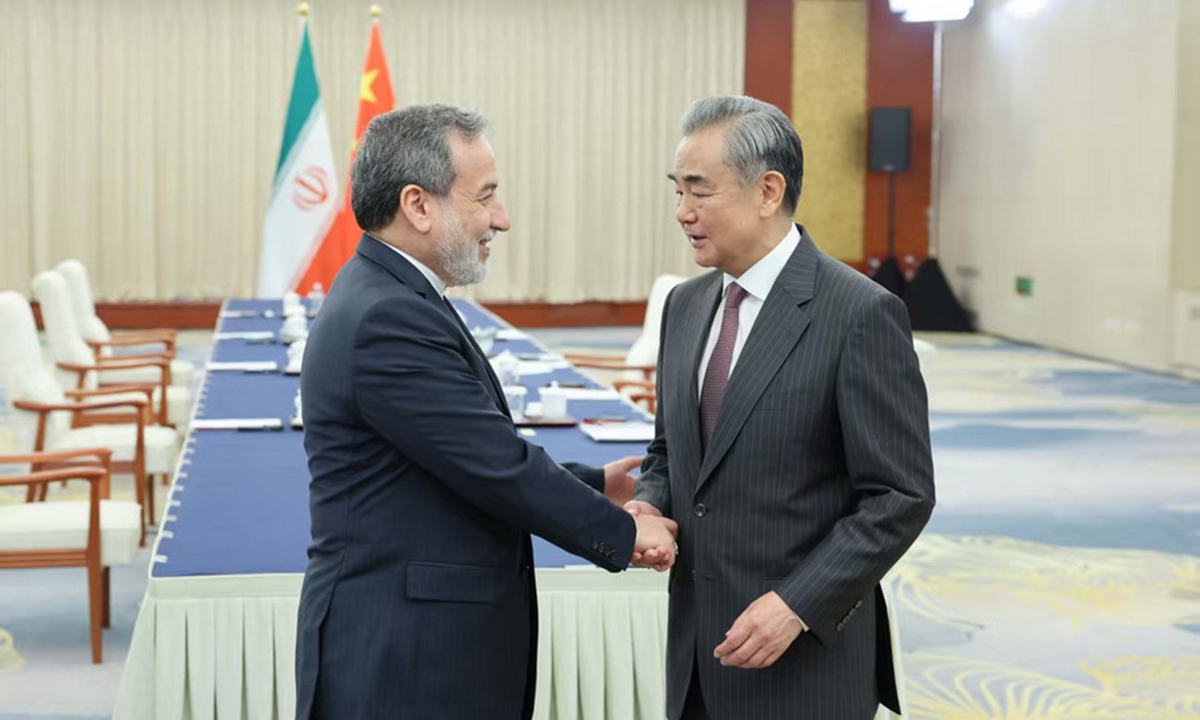 Çin və İran XİN rəhbərləri telefon danışığı aparıb