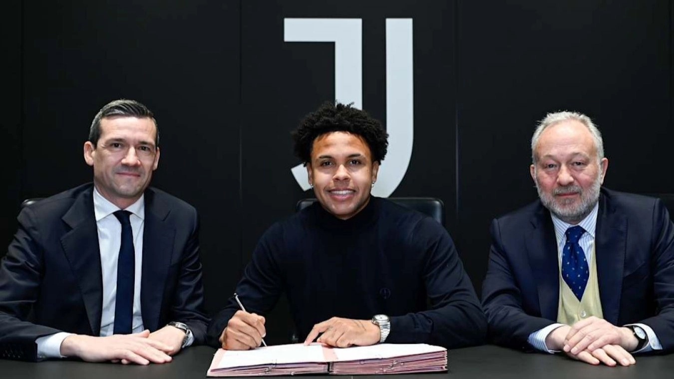 "Yuventus" amerikalı futbolçu ilə müqavilə yenilədi