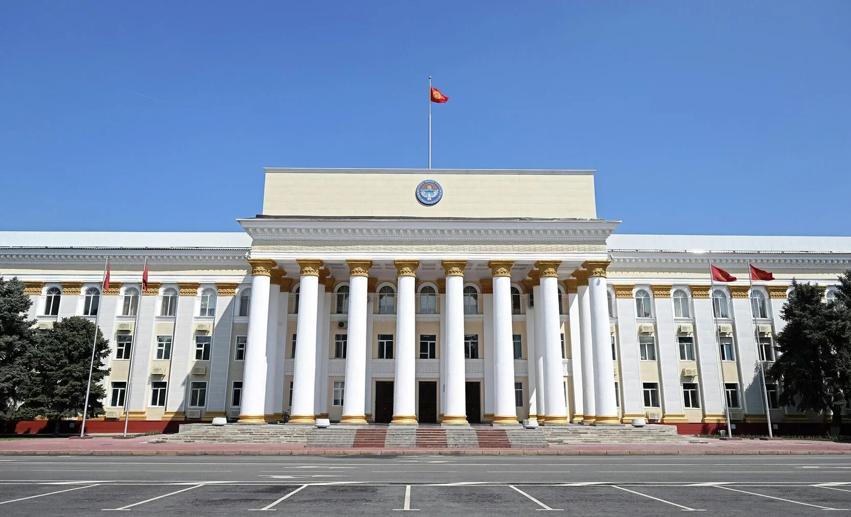 Qırğızıstan vətəndaşlarına Türkiyə vasitəsilə ölkəni tərk etməyi tövsiyə edib